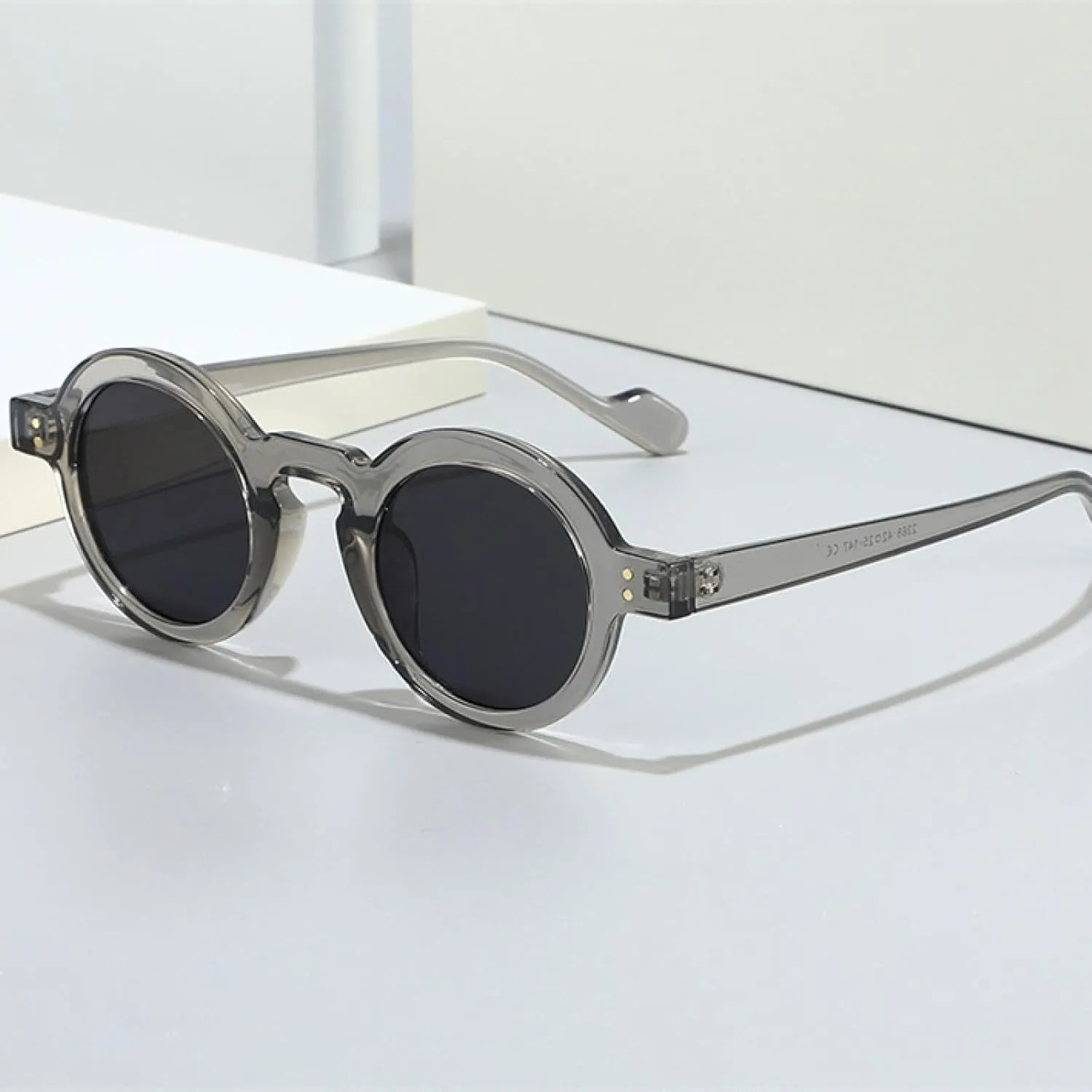 Fashion Round Sunglasses for Women Small Frame Luxury Vintage Rivets